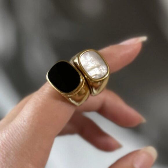 Chunky Black Enamel and Gold Signet Ring - Picture 1 of 3
